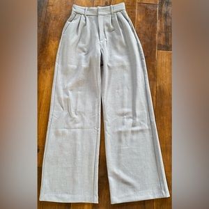 WORN ONCE. Abercrombie and Fitch grey trousers womens size xs.